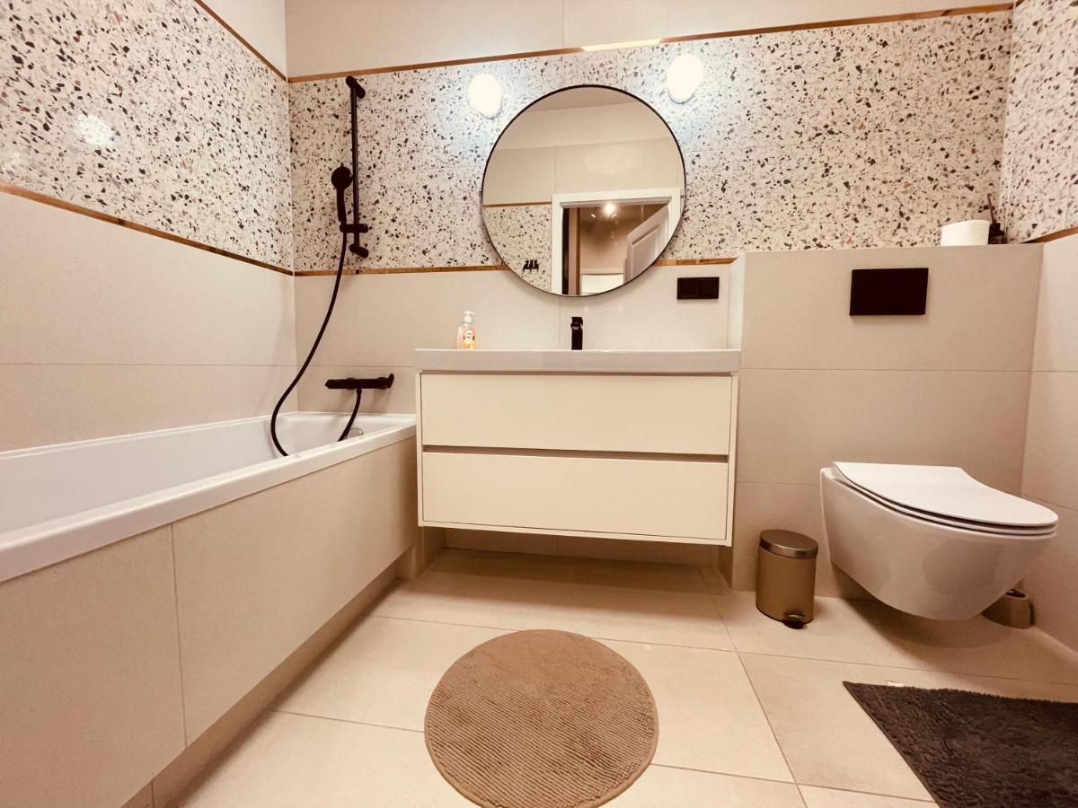 Mlociny Metro Apartment وارسو المظهر الخارجي الصورة